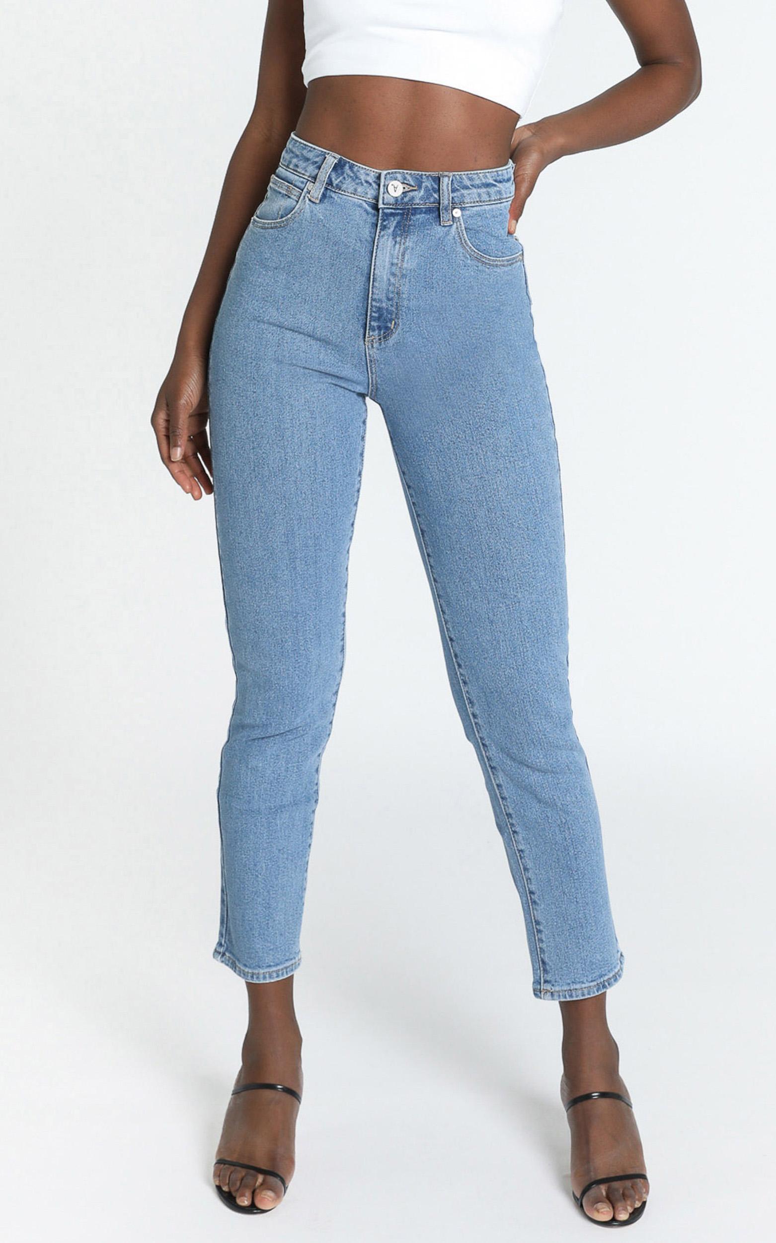 Abrand - A '94 High Slim Jeans in Georgia | Showpo