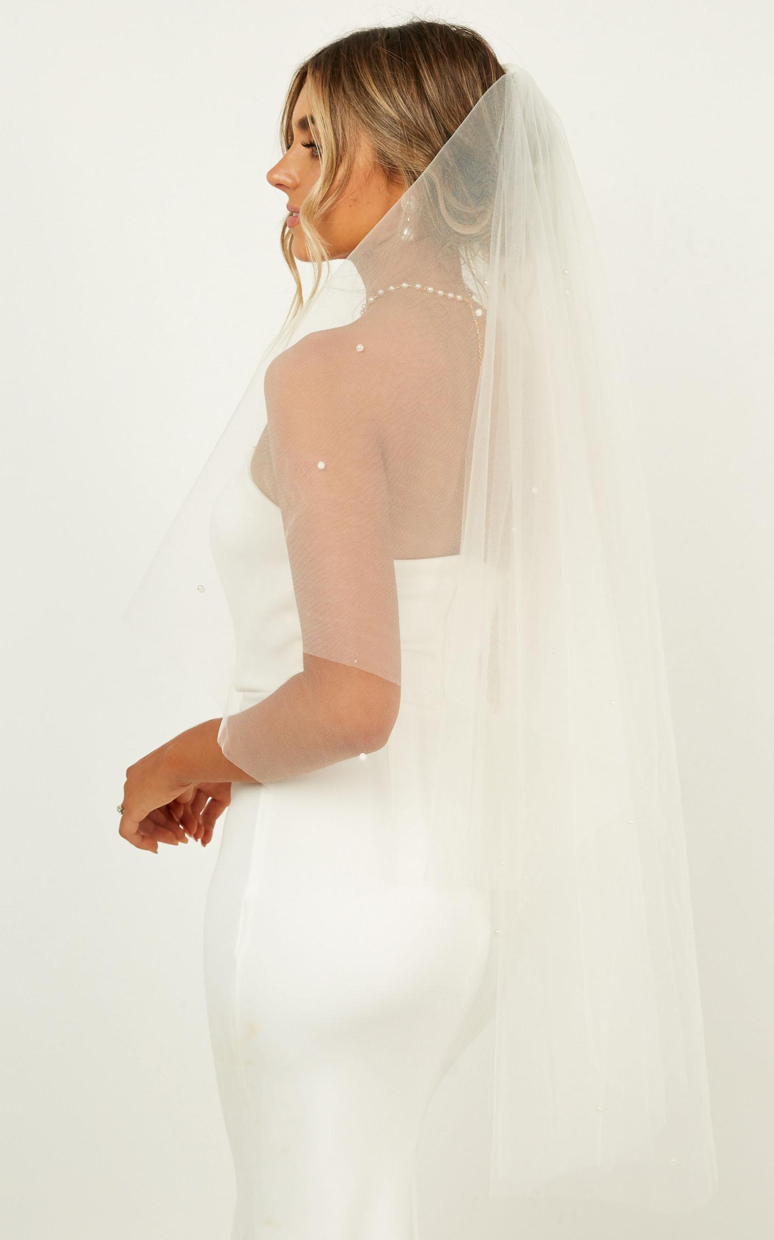 Hearts Collide Veil In White, , hi-res image number null