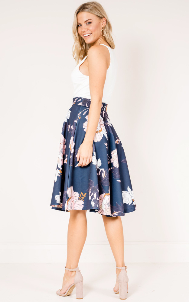 Whirlwind midi skirt in navy floral - 14 (XL), Navy, hi-res image number null