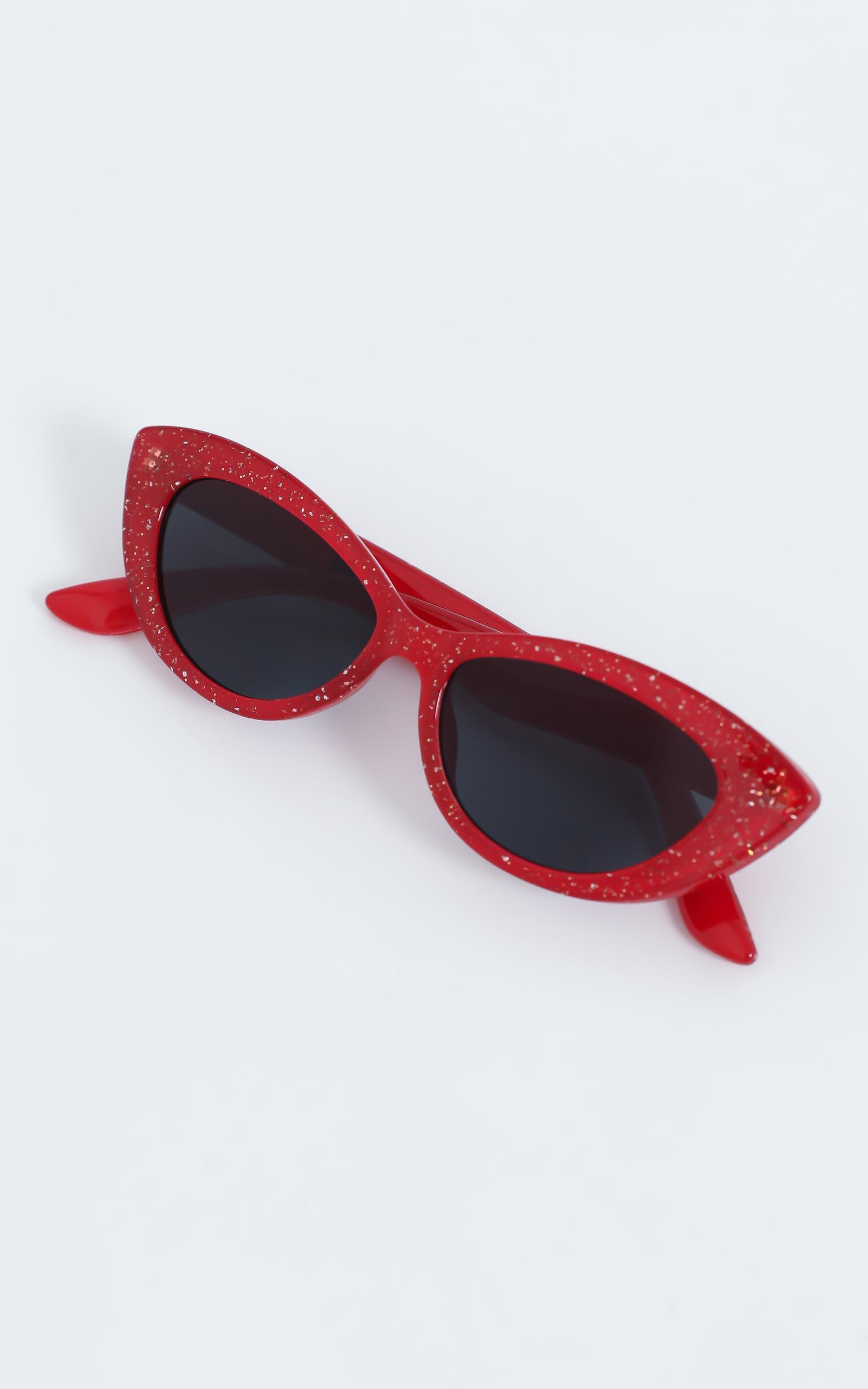 glam rock sunglasses