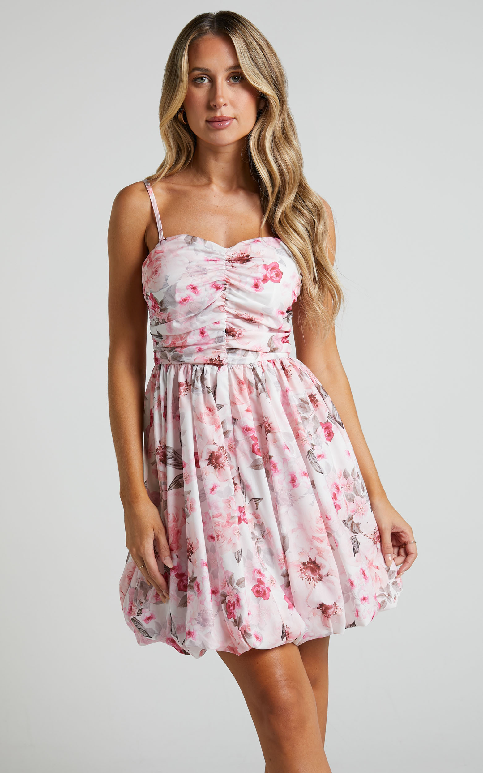 Uenice Ruched Bodice Cupcake Mini Dress in Bouquet Floral - 06, PNK1, hi-res image number null