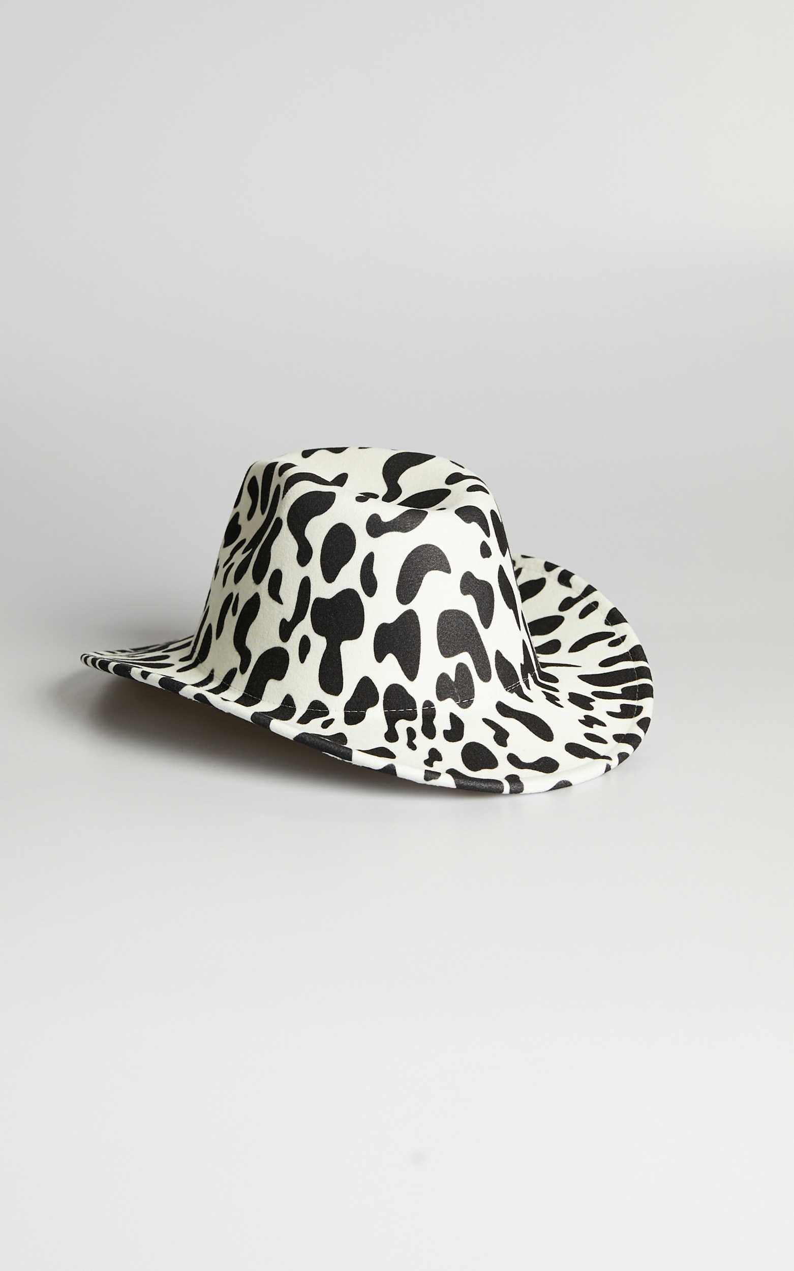 Remmie Hat in Black and white - NoSize, BLK1, hi-res image number null