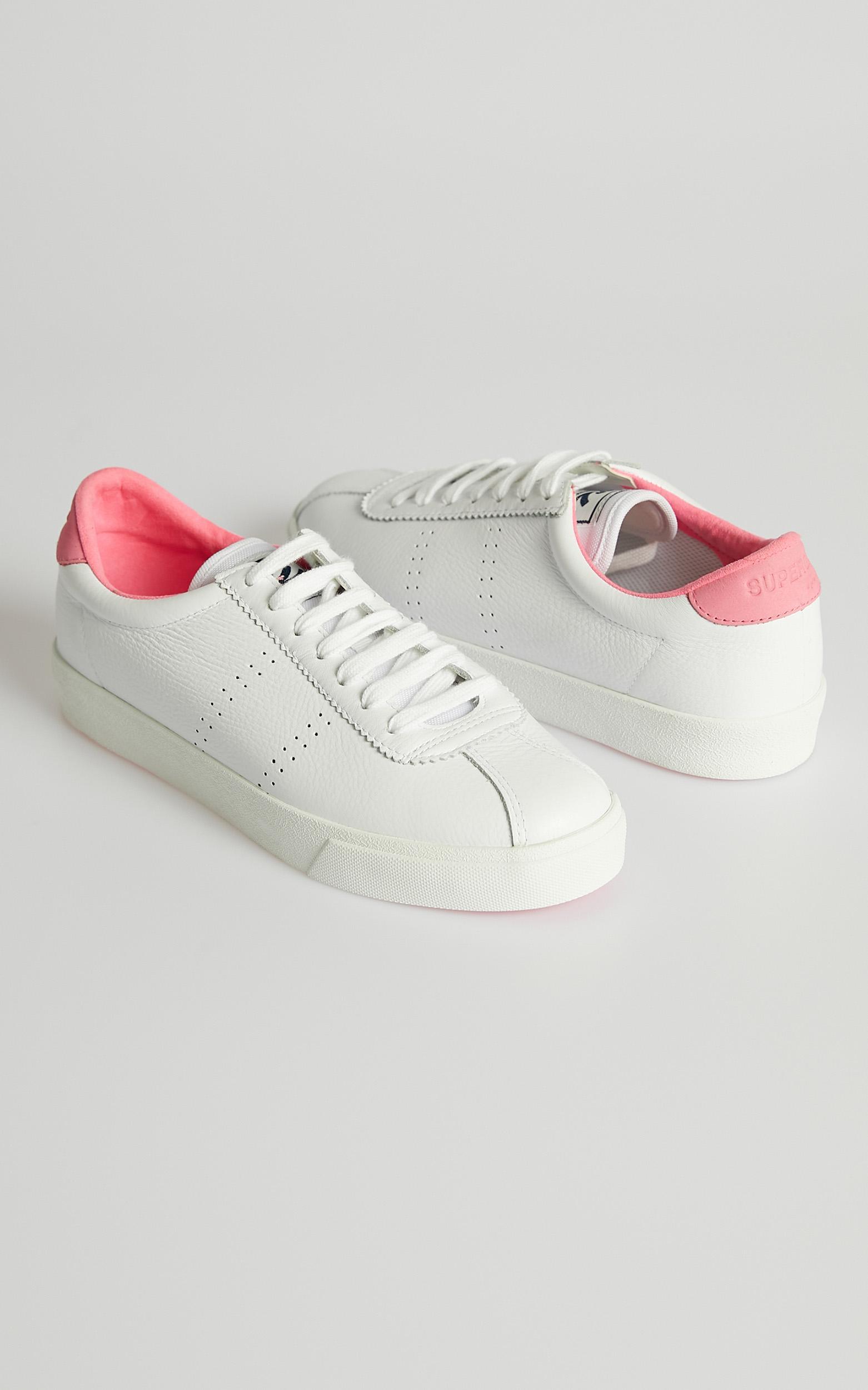 Superga - 2843 ClubS Sneakers in White - Fuchsia | Showpo