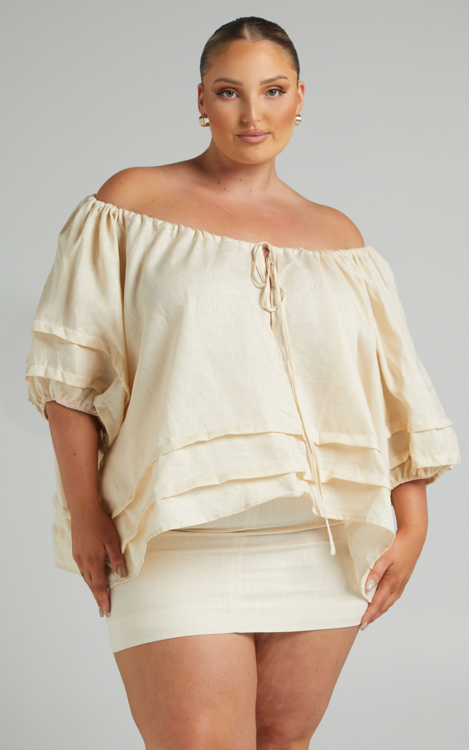 Amalie The Label - Sharlene Linen Balloon Sleeve Longline Top in Cream - 06, CRE1, hi-res image number null