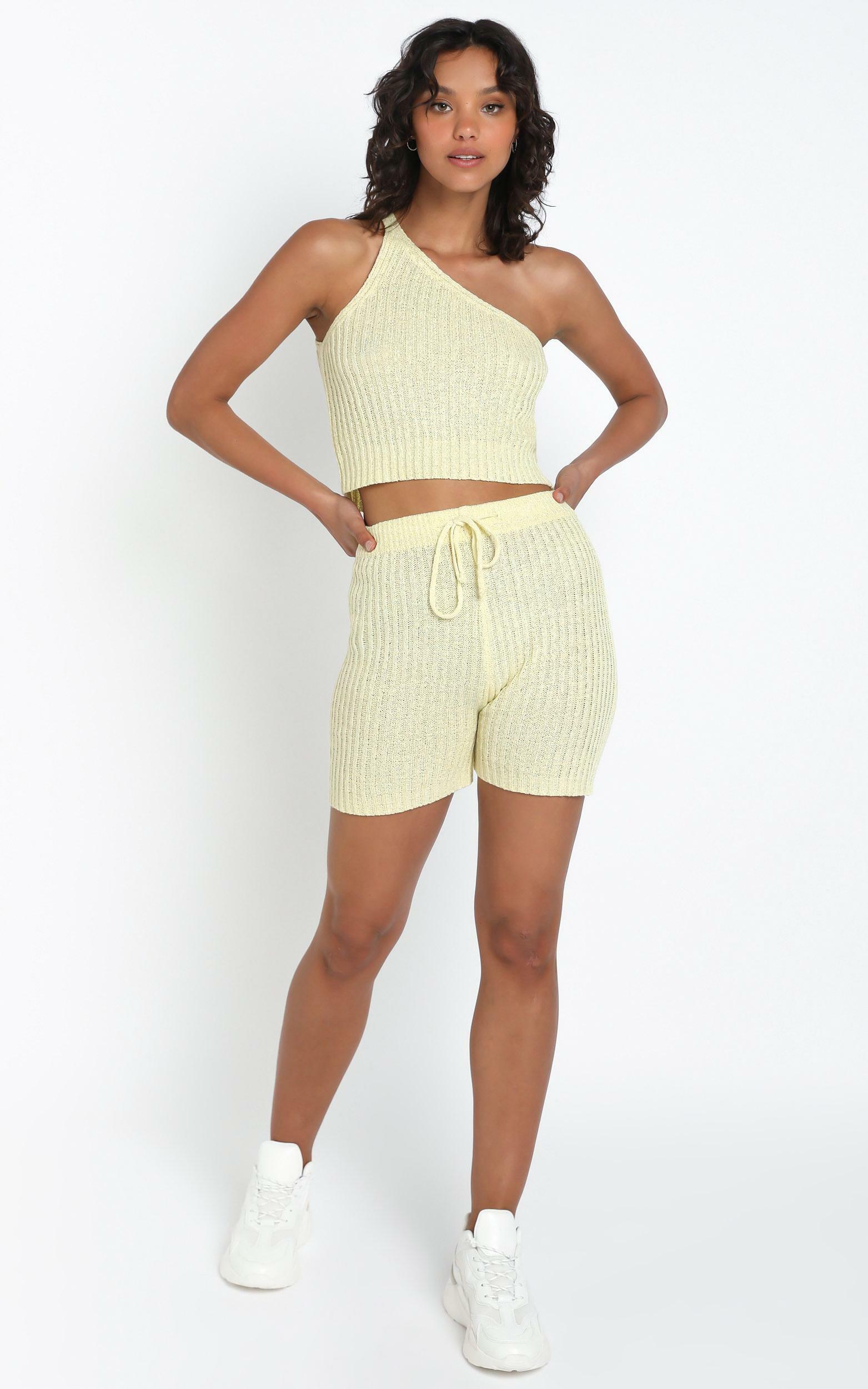 Kerry Knit Shorts in Yellow - L, Yellow, hi-res image number null