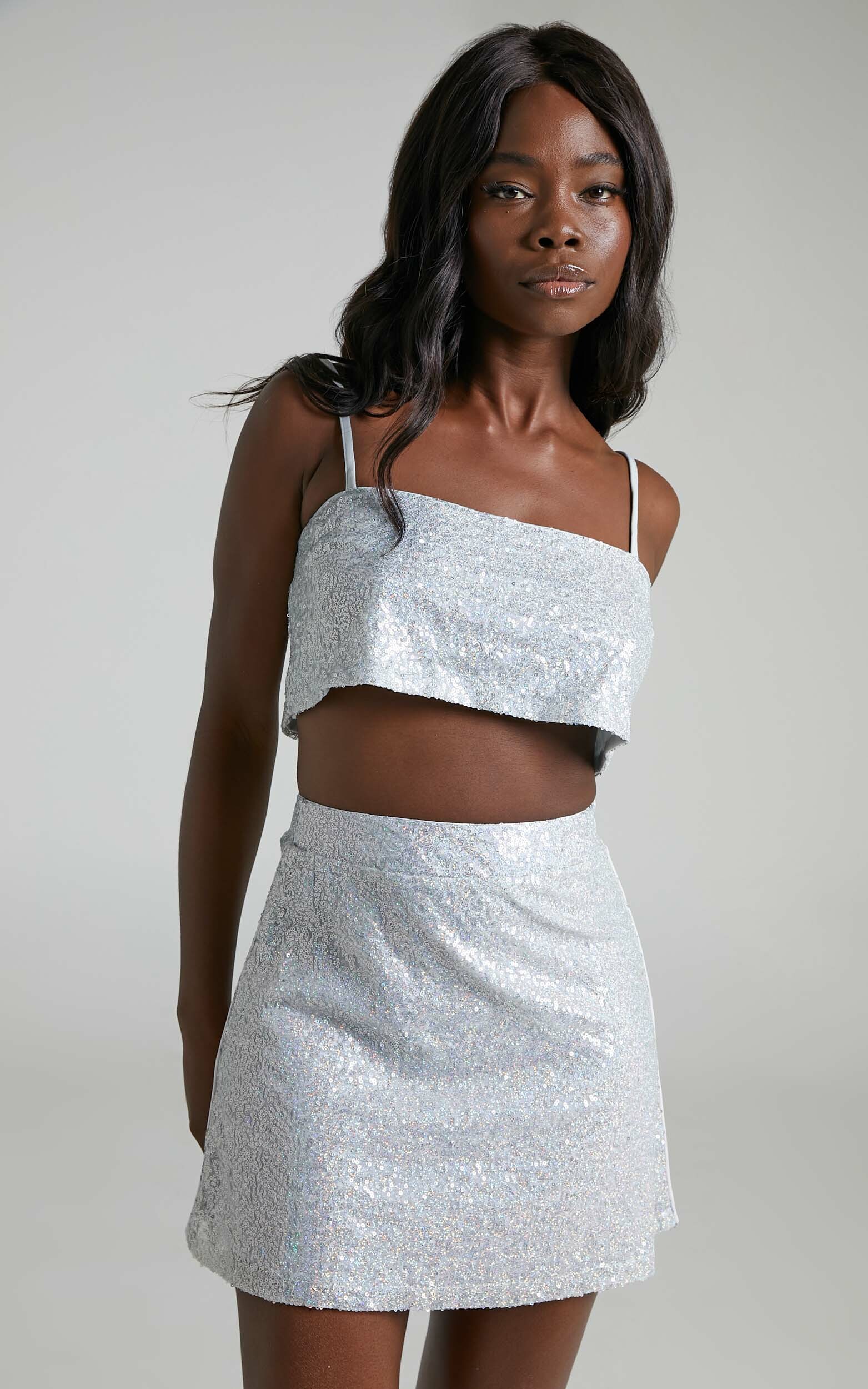 Creed Nøgle Sinis Elswyth Top - Strappy Sequin Crop Cami Top in Silver | Showpo USA