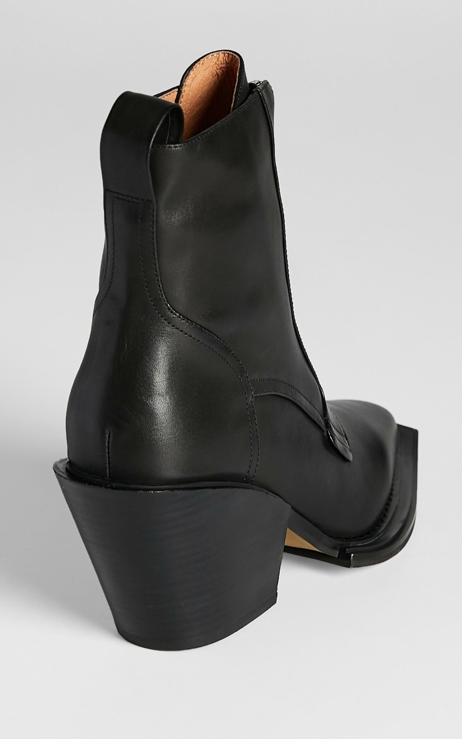 Alias Mae - Jordan Boots in Black 