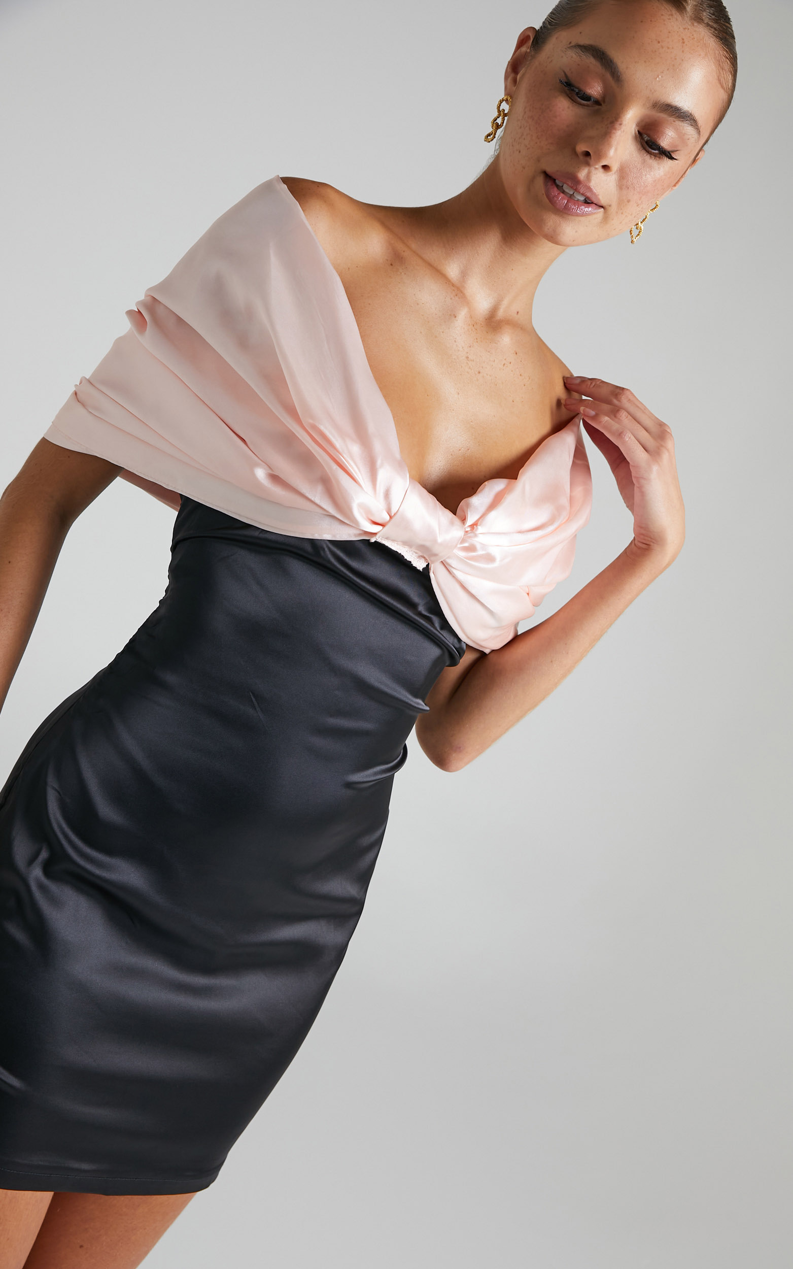 Verlyn Off Shoulder Statement Bow Satin Mini Dress in Black/Pink - L, BLK1, hi-res image number null