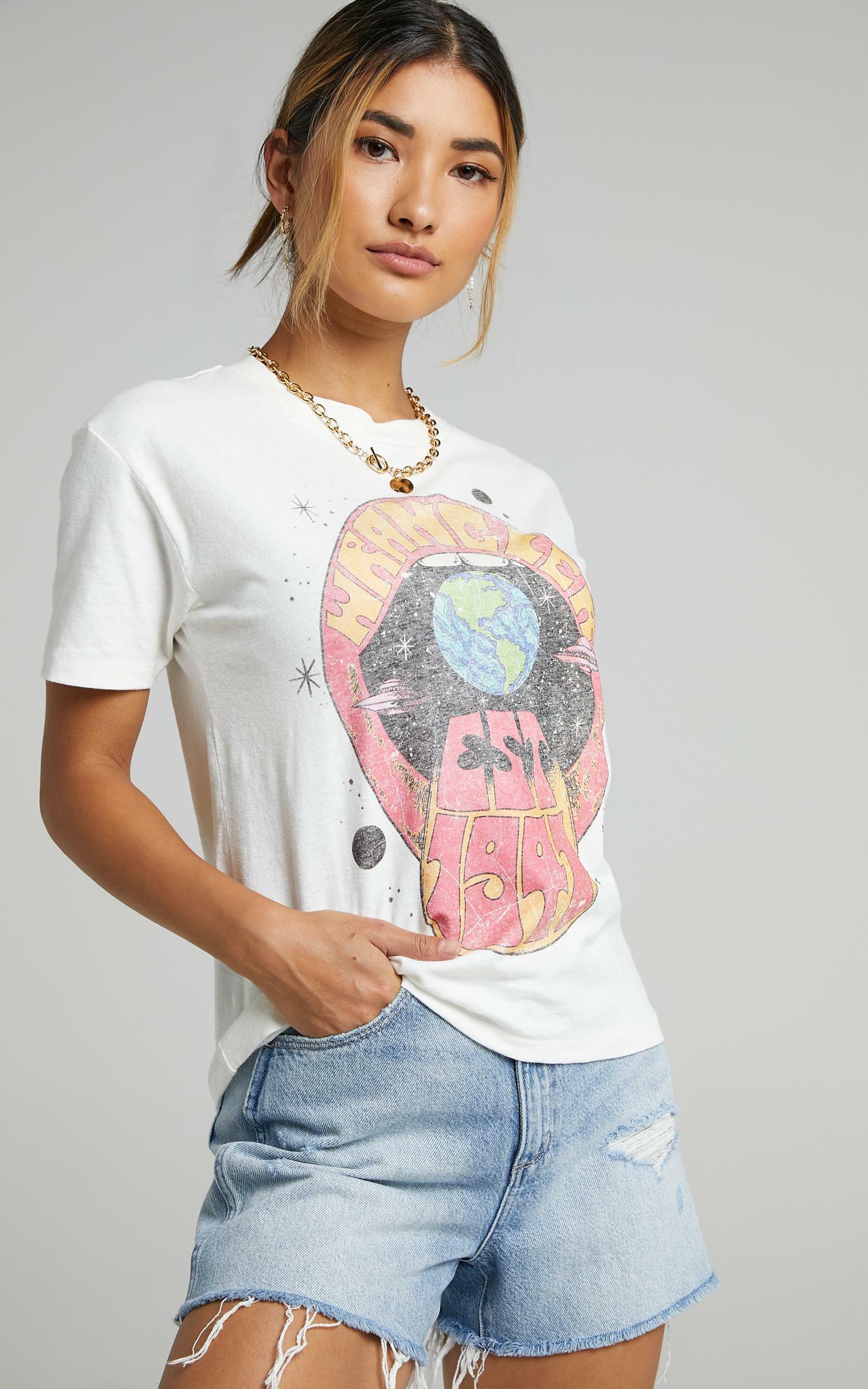 Wrangler - Hellhound Tee in Vintage White - 06, WHT2, hi-res image number null