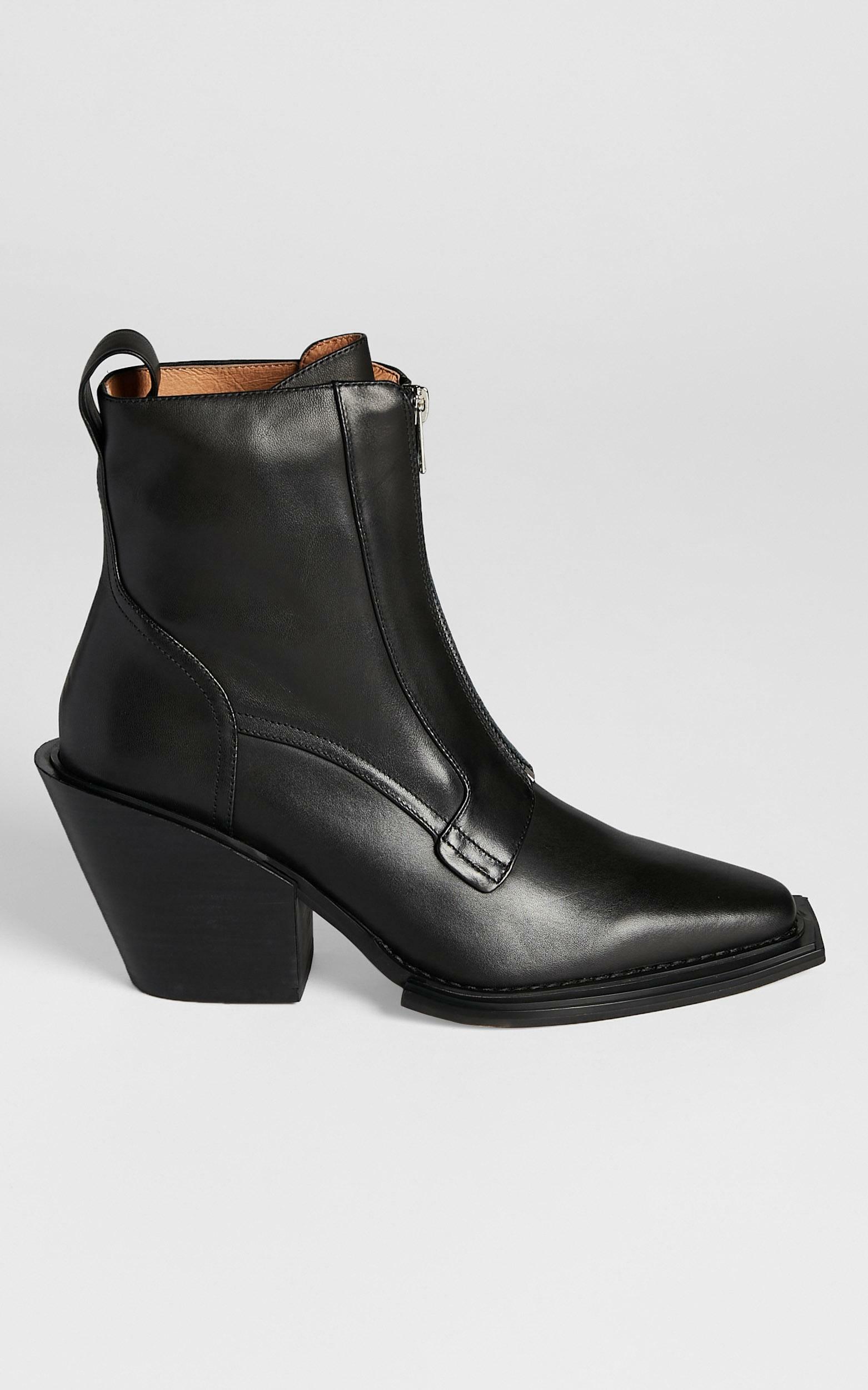 Alias Mae - Jordan Boots in Black 