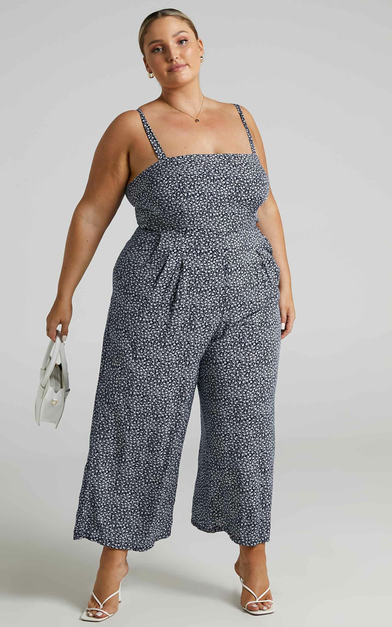 Life On The Road Jumpsuit in Navy Floral - 06, NVY3, hi-res image number null