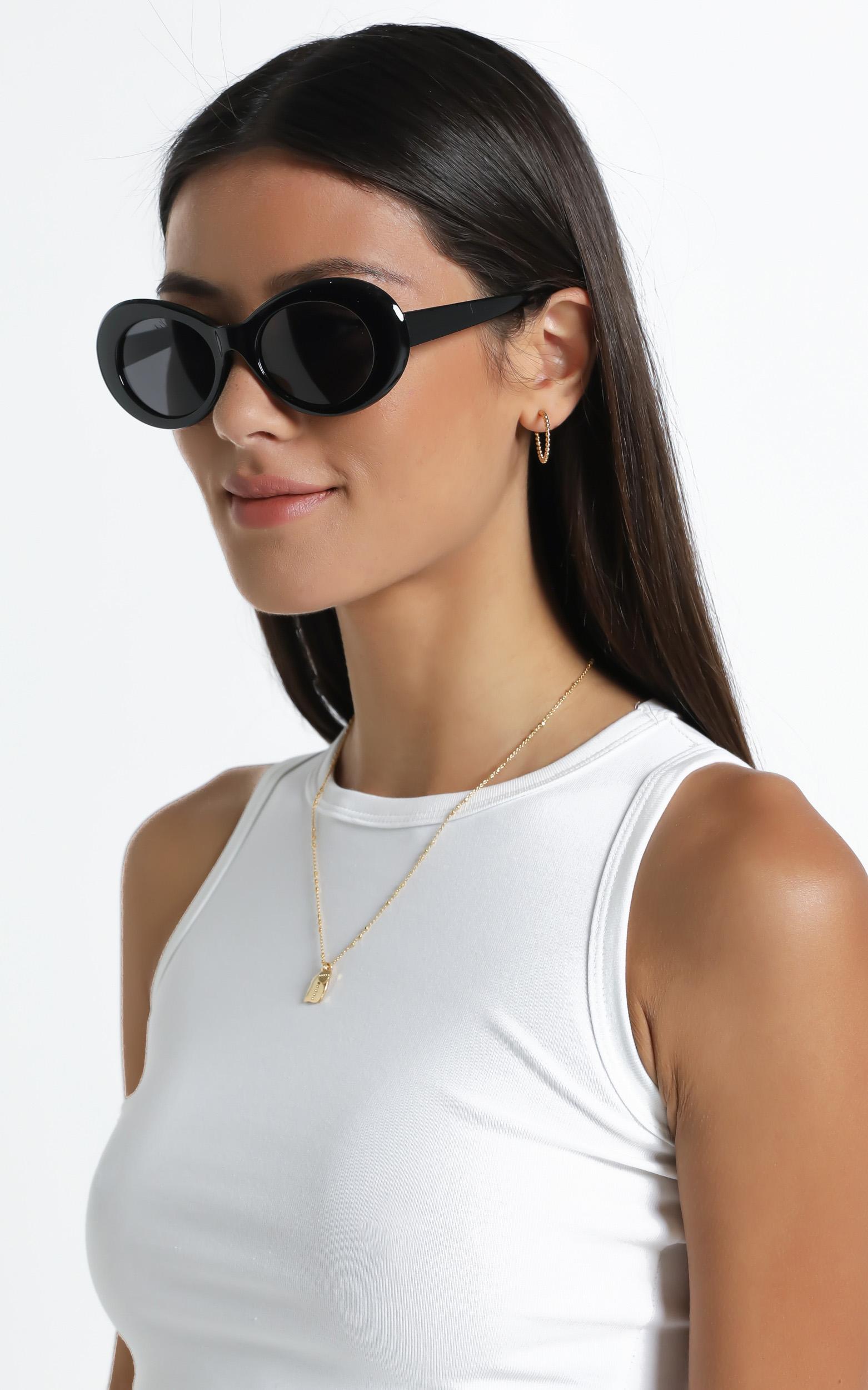 Alda Sunglasses in Black, BLK1, hi-res image number null