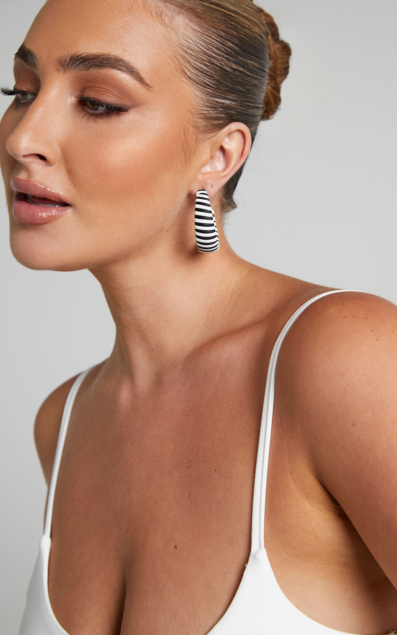 Noreen Earrings in Black/White - OneSize, BLK1, hi-res image number null
